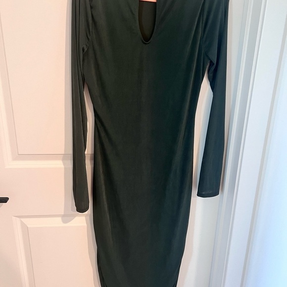 Elegant Forest  Green Ruched Dress Size Large - Picture 8 of 11
